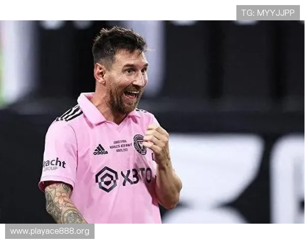 梅西替补两分钟破门狂奔庆祝贝克汉姆起身鼓掌瞬间引爆全场热潮